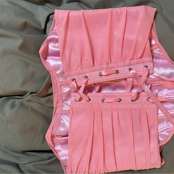 Pink corset wired support  with lace up back - Picture 5 of 6